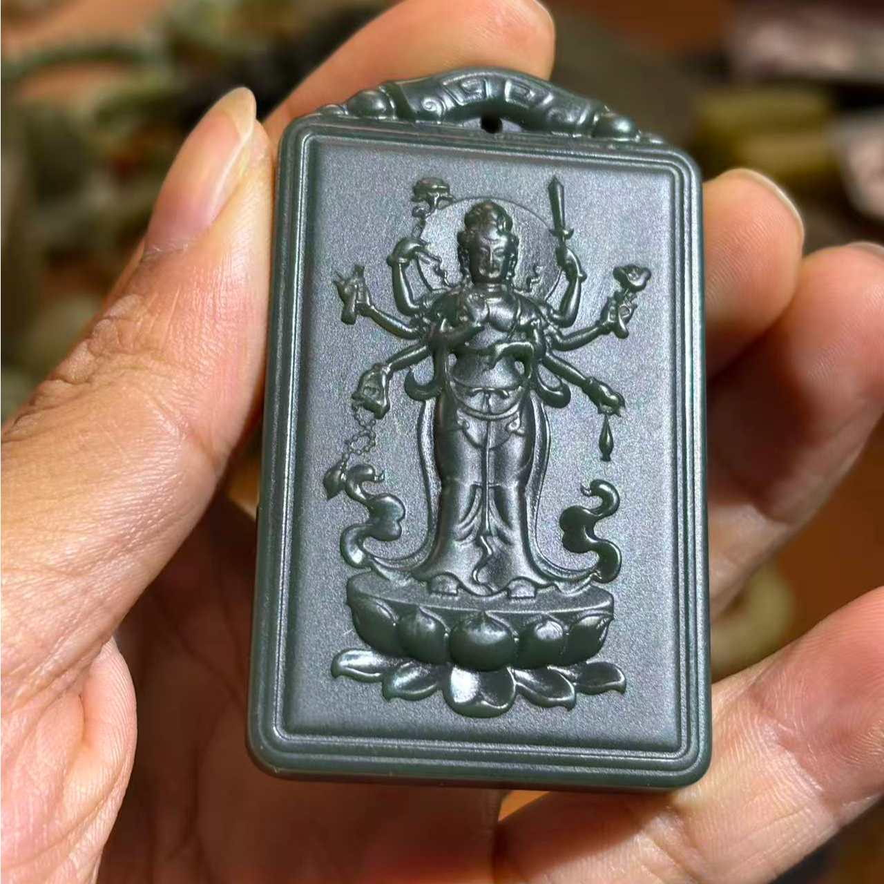 和田玉 一细青玉千手观音