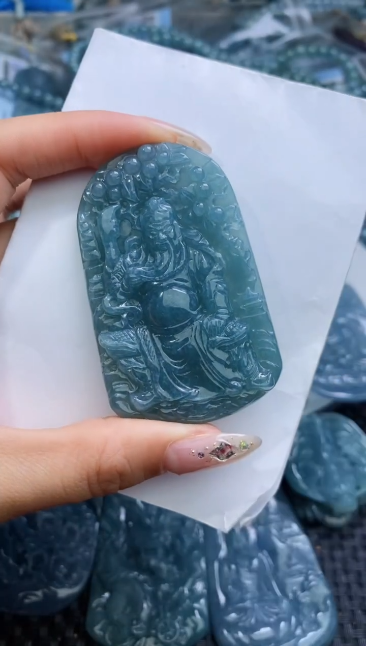 【闪购商品】翡翠颈饰未镶嵌          