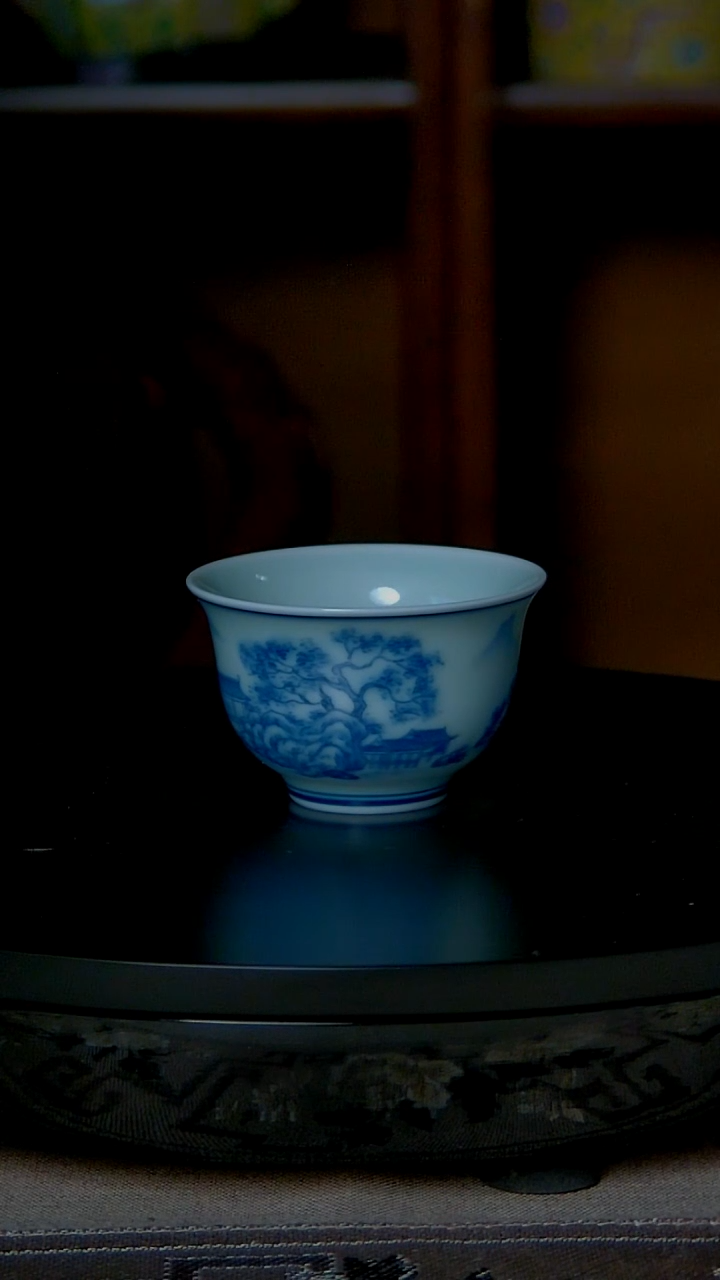  景德镇手工青花楼阁山水主人杯