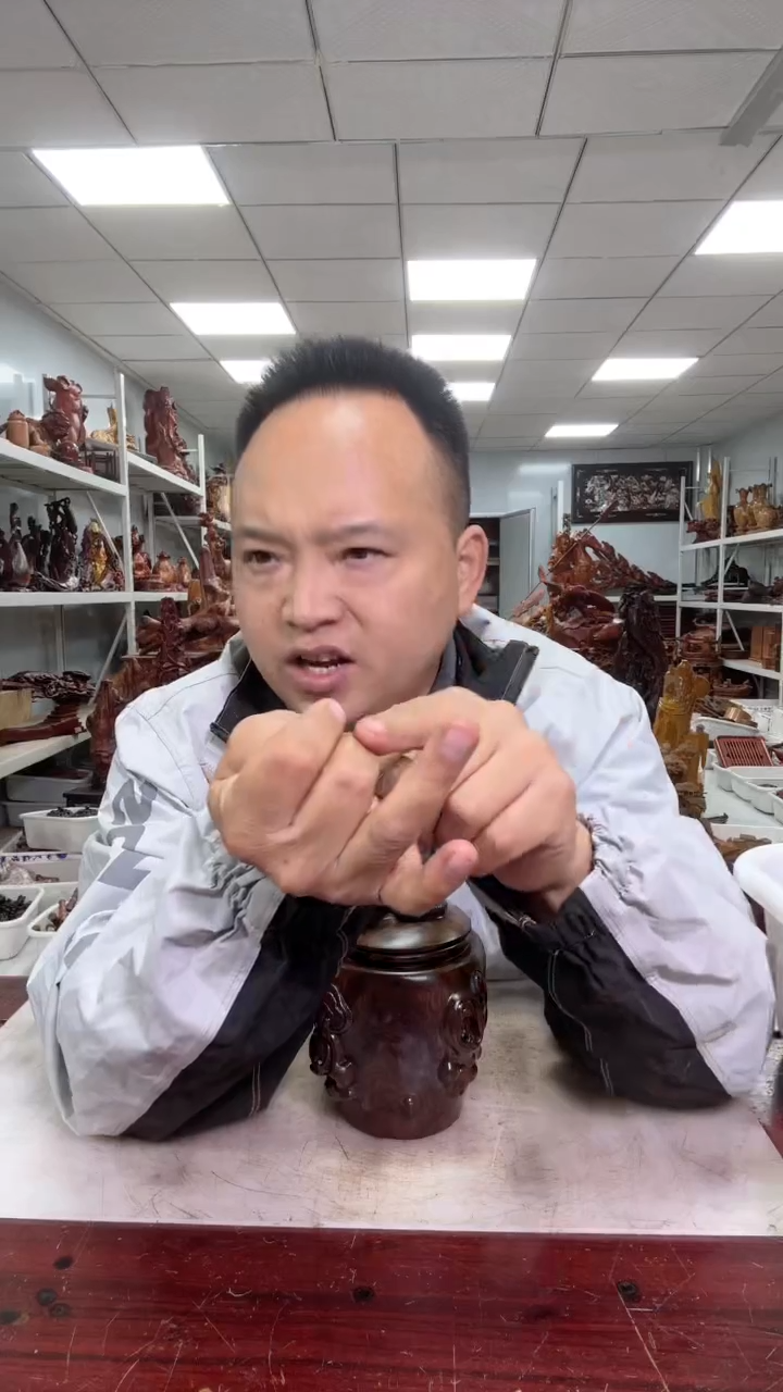 【闪购商品】花梨木类木雕工艺品88888888