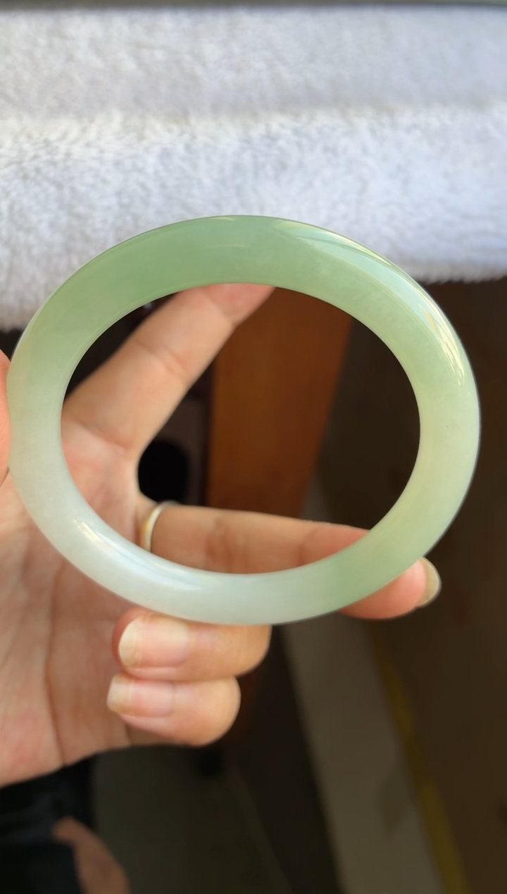 未镶嵌手镯翡翠（闭眼买 ）冰化胶甜晴果绿圆条11号有纹