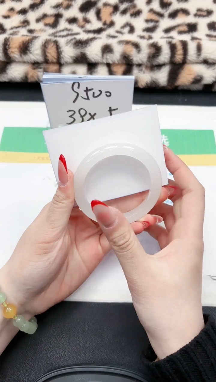 【闪购商品】石英质玉手镯未镶嵌386-54.2