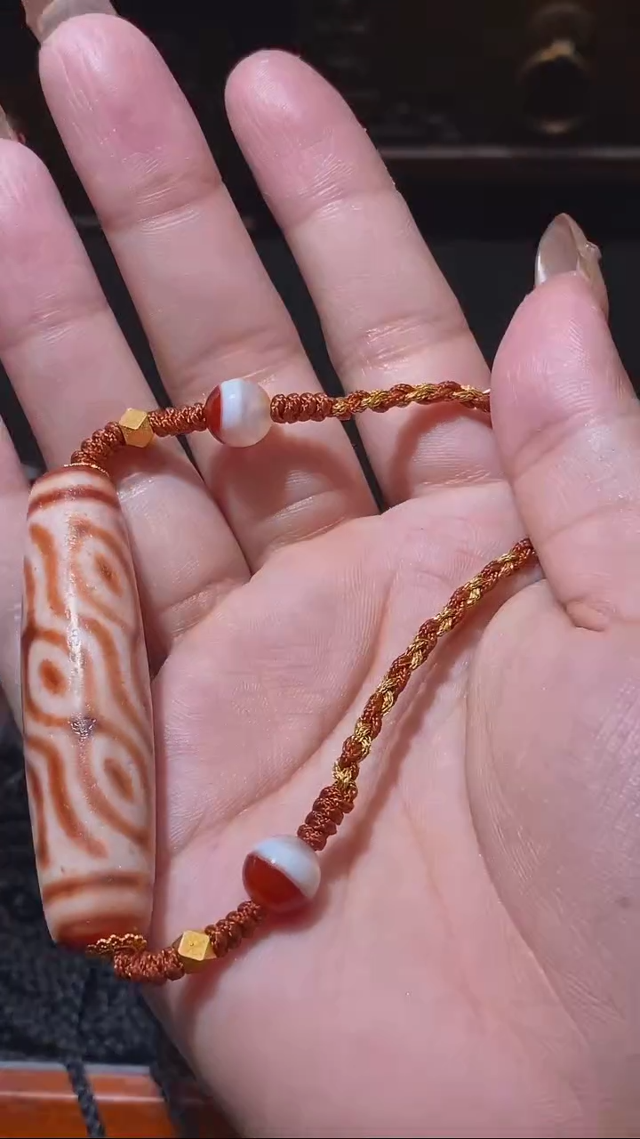 【闪购商品】玛瑙/玉髓颈饰18K金镶嵌Q31410凤九玛瑙项链