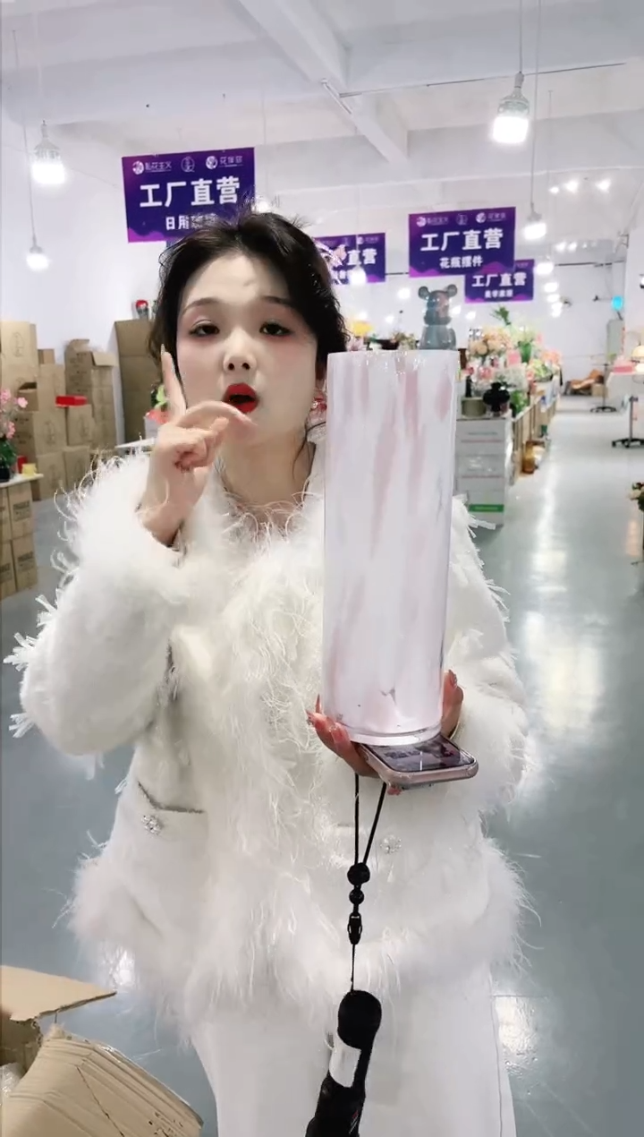 【闪购商品】无铅玻璃私花主义花瓶微瑕-WQ9I