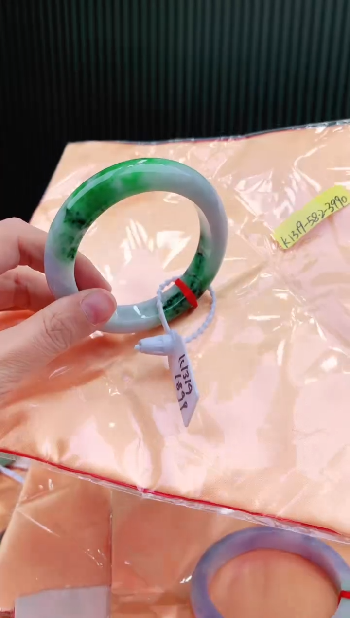 未镶嵌手镯翡翠58