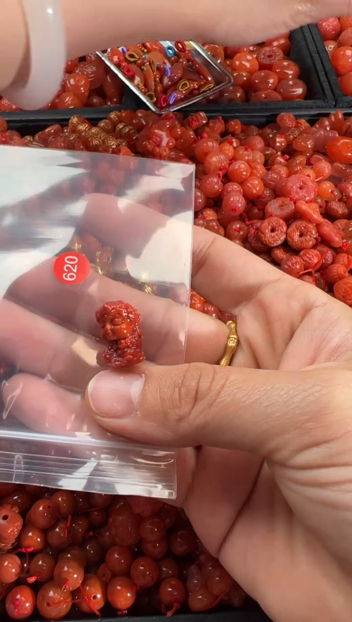 【闪购商品】南红玛瑙颈饰未镶嵌1