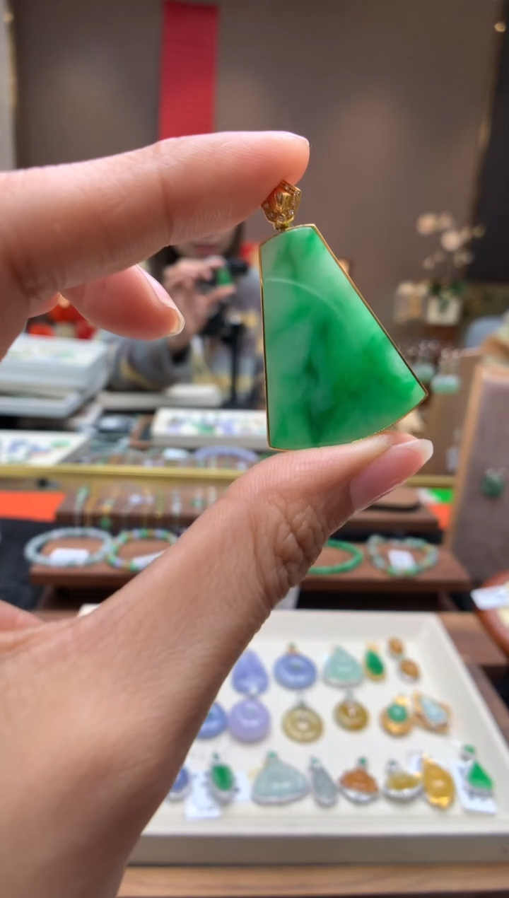 【闪购商品】翡翠颈饰18K金镶嵌无事牌