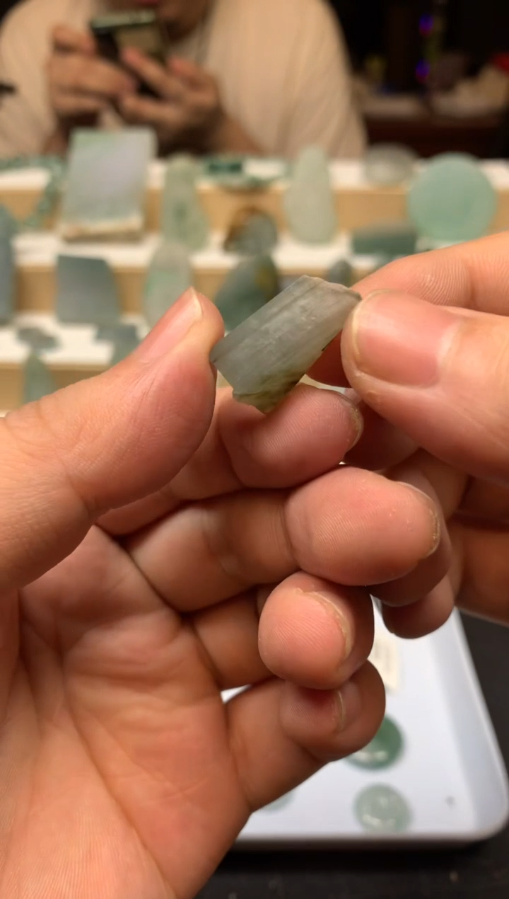 未镶嵌定制翡翠雕刻