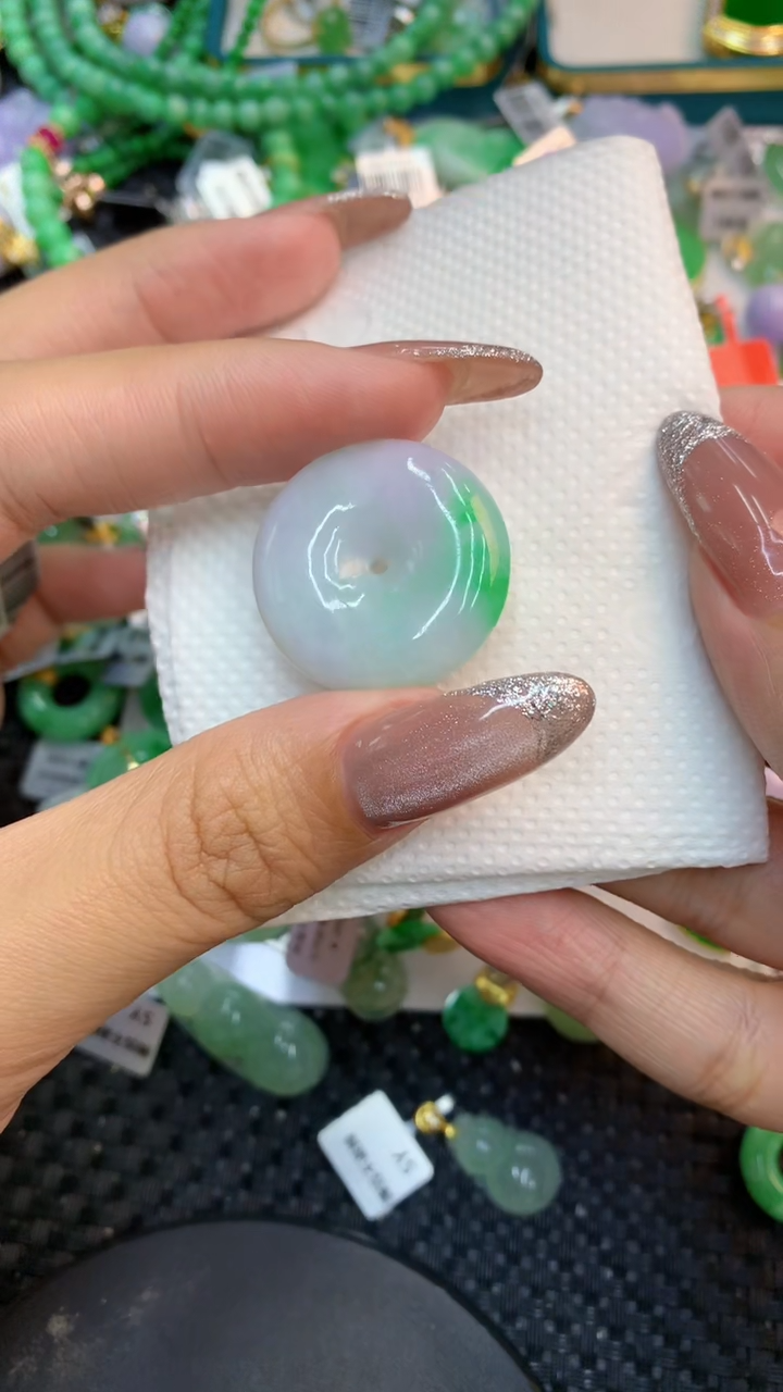 颈饰未镶嵌翡翠1