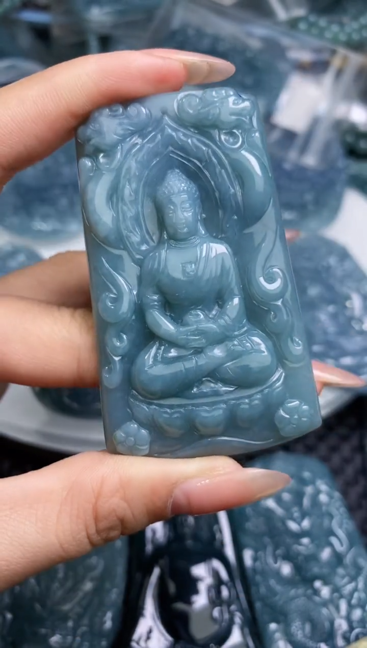 【闪购商品】翡翠颈饰未镶嵌           