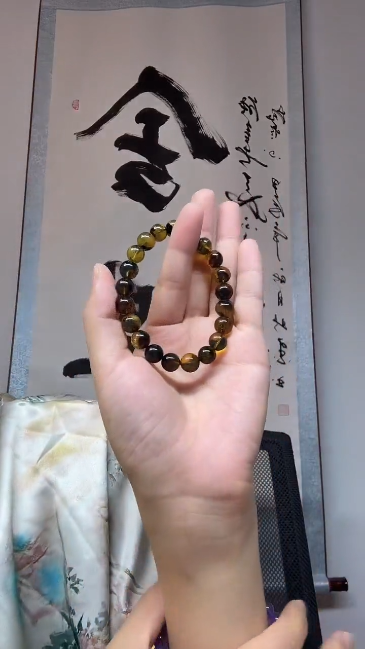 未镶嵌琥珀手串约卡9
