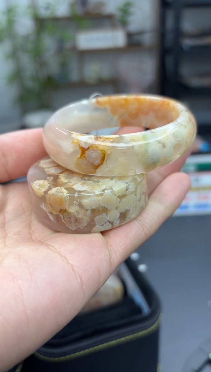 【闪购商品】石英质玉手镯未镶嵌A187 (55圈赠送镯心)