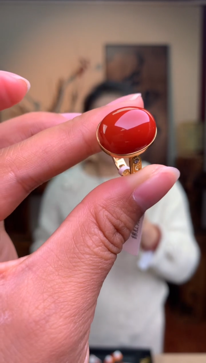 18K金镶嵌戒指南红玛瑙锦红大蛋面戒指/镂空镶嵌