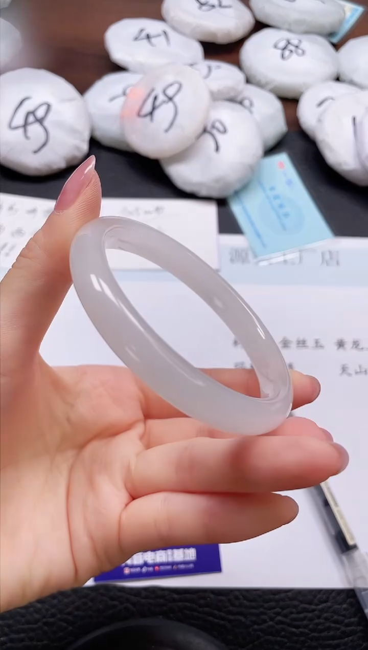 石英质玉手镯未镶嵌D240-63