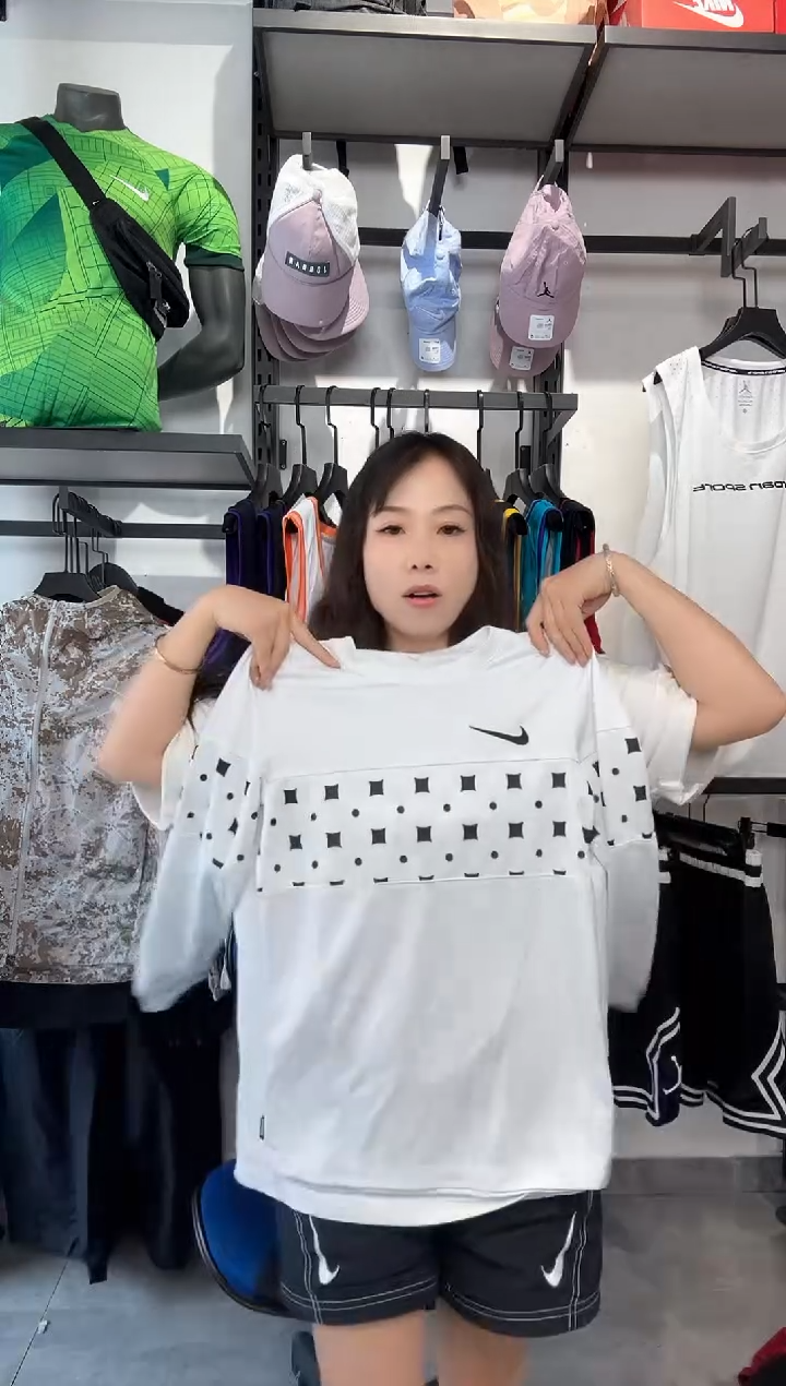 1819编码  耐克卫衣服饰过款为准  尺码