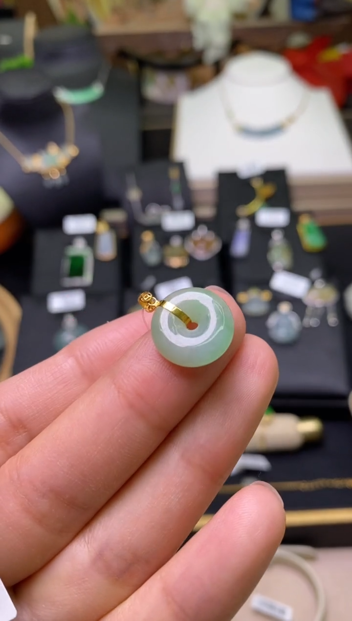 【闪购商品】翡翠颈饰18K金镶嵌净货18062