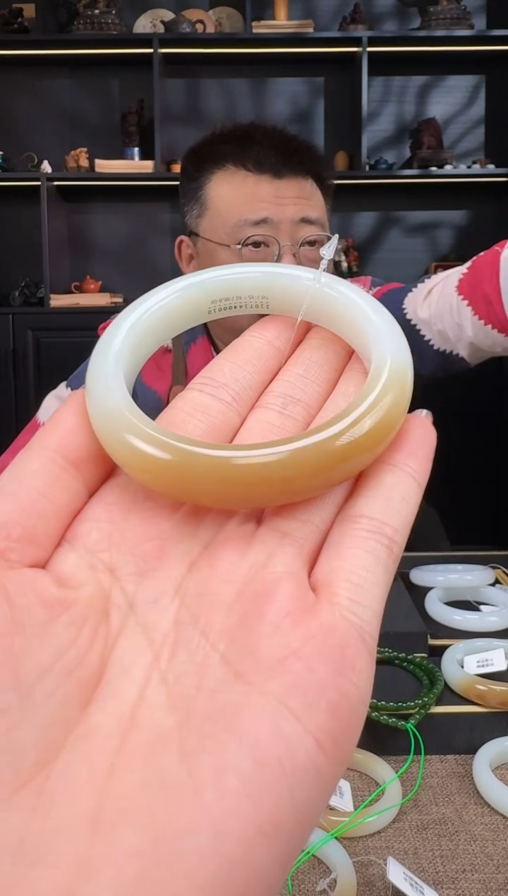【闪购商品】和田玉1未镶嵌糖白手镯