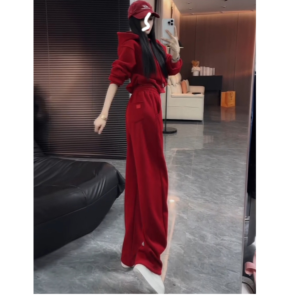 网红洋气休闲秋冬潮牌秋天网红时尚炸街冬季炸街一过年红色系穿搭