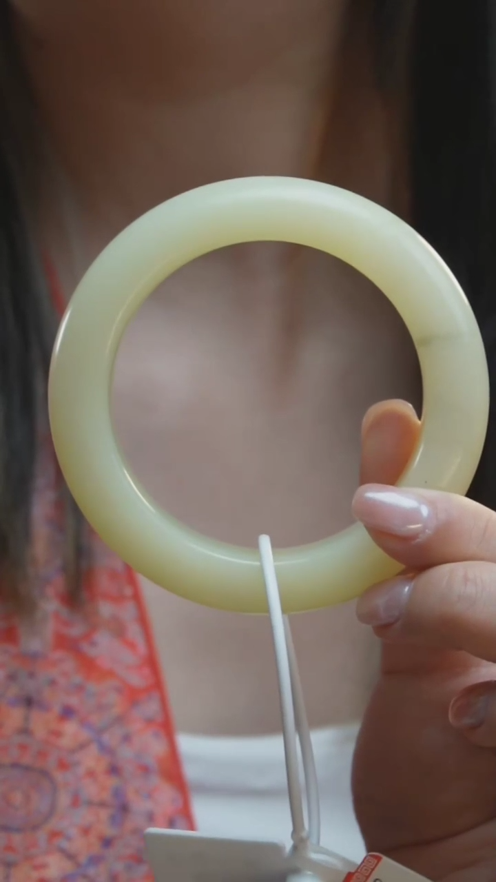 【闪购商品】和田玉手镯未镶嵌B19