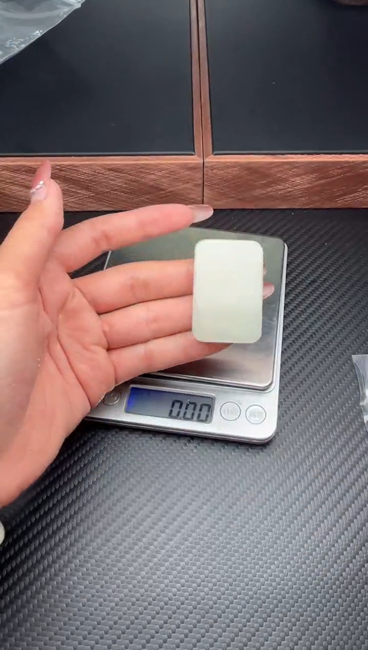 和田玉未镶嵌吊坠(赠链)黑山微色差m