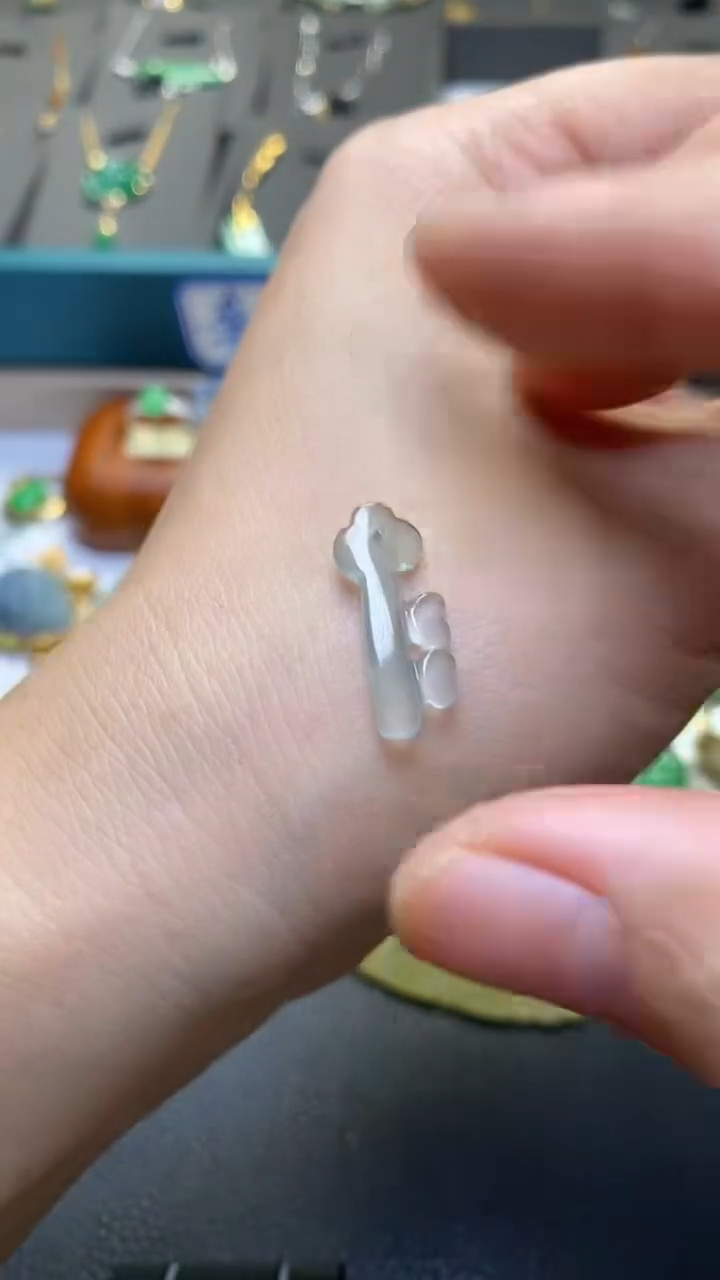 颈饰未镶嵌翡翠净货40495