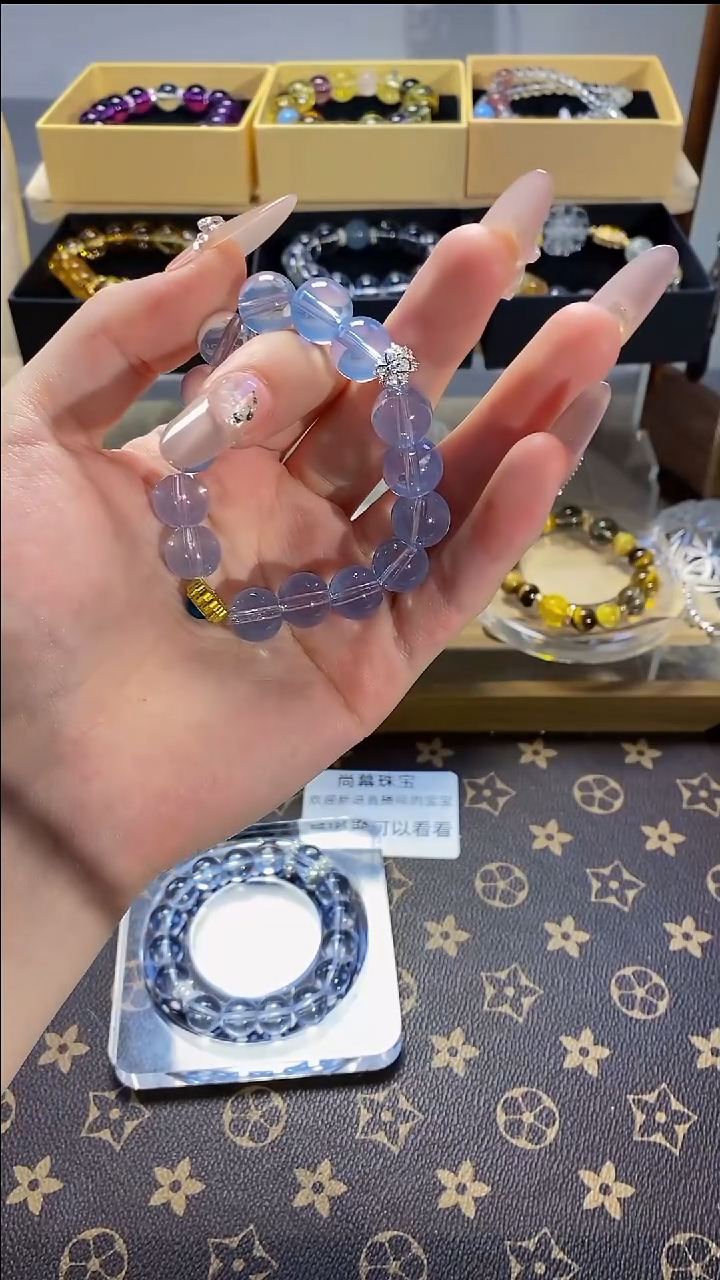 水晶手串未镶嵌水晶手串