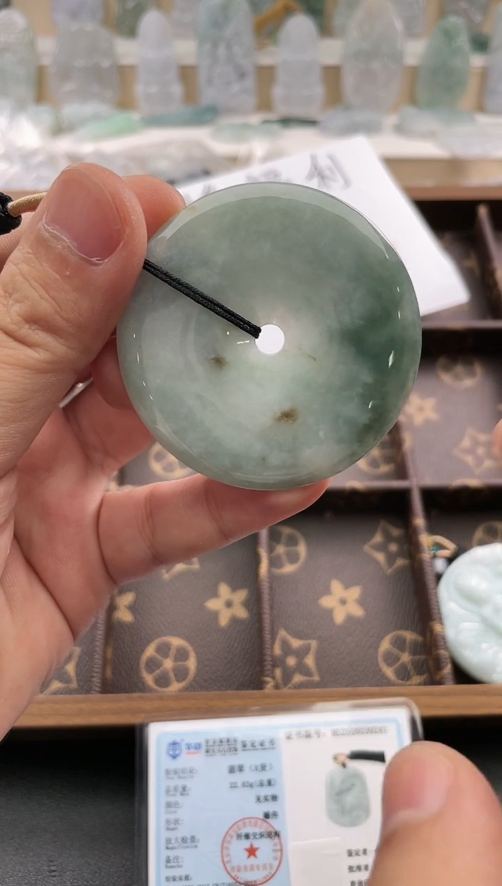 翡翠未镶嵌颈饰..../5/26/ 15