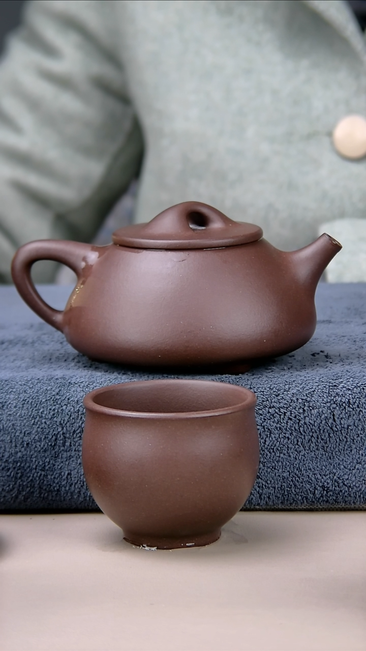 【闪购商品】紫砂茶壶景周石瓢260底草清