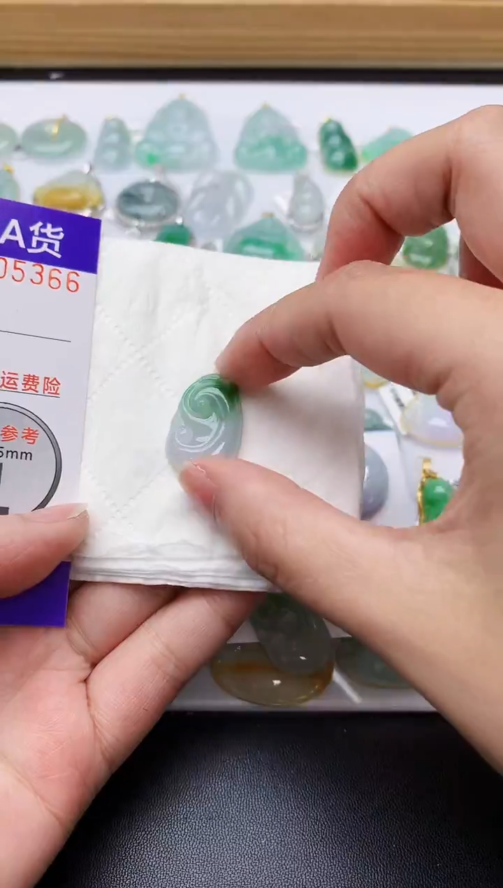 颈饰未镶嵌翡翠天然A货