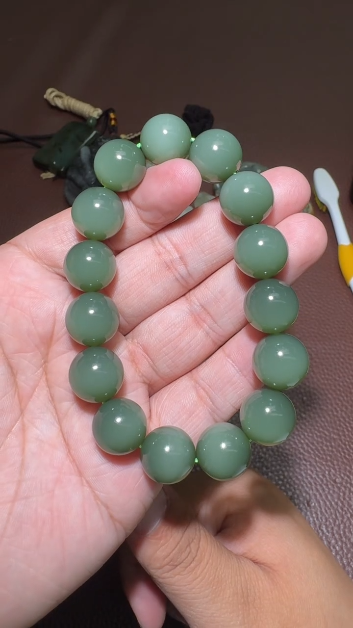 未镶嵌和田玉挂件和田玉