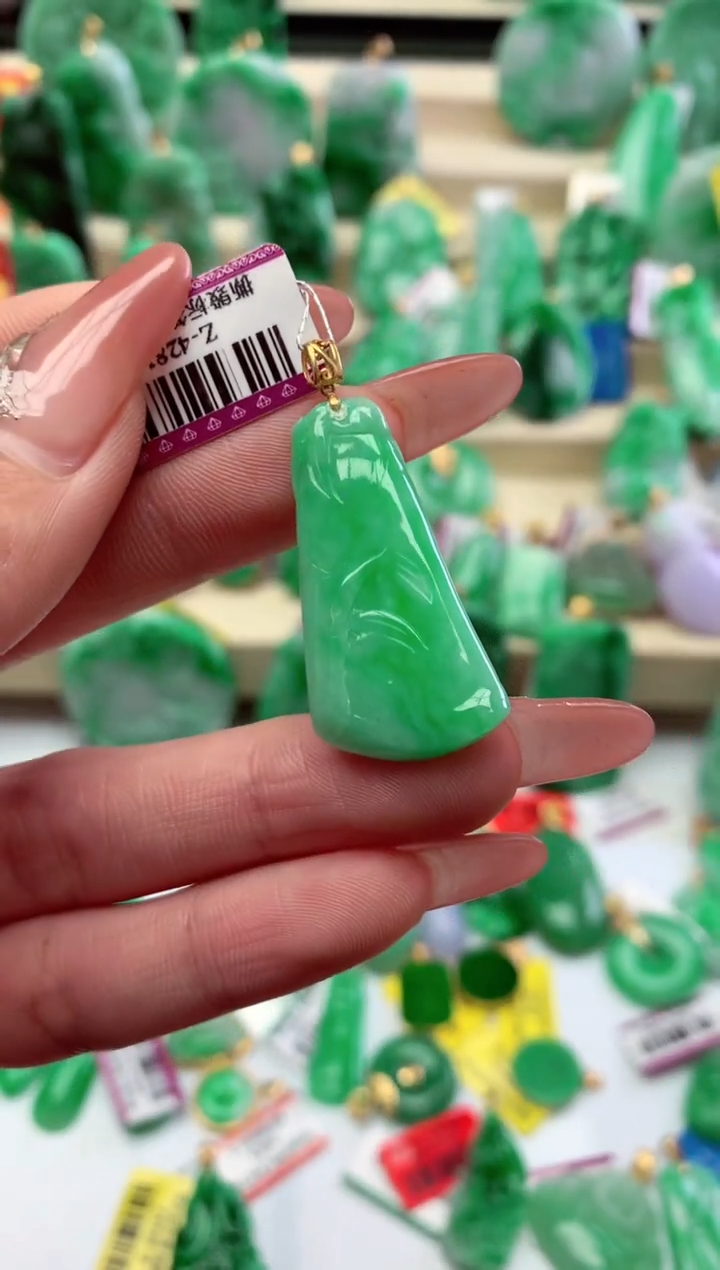 【闪购商品】翡翠吊坠(不含链)18K金镶嵌挂件