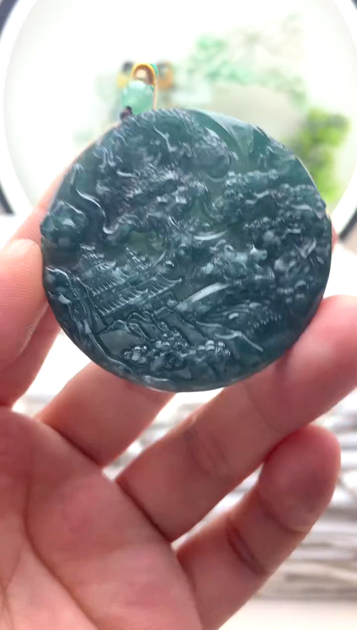颈饰未镶嵌翡翠山水龙牌