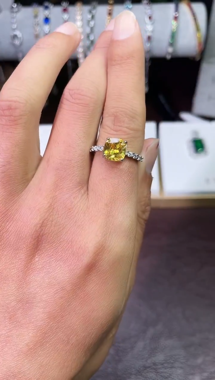 足铂镶嵌合成（培育）蓝宝石戒指/指环金丝雀戒指