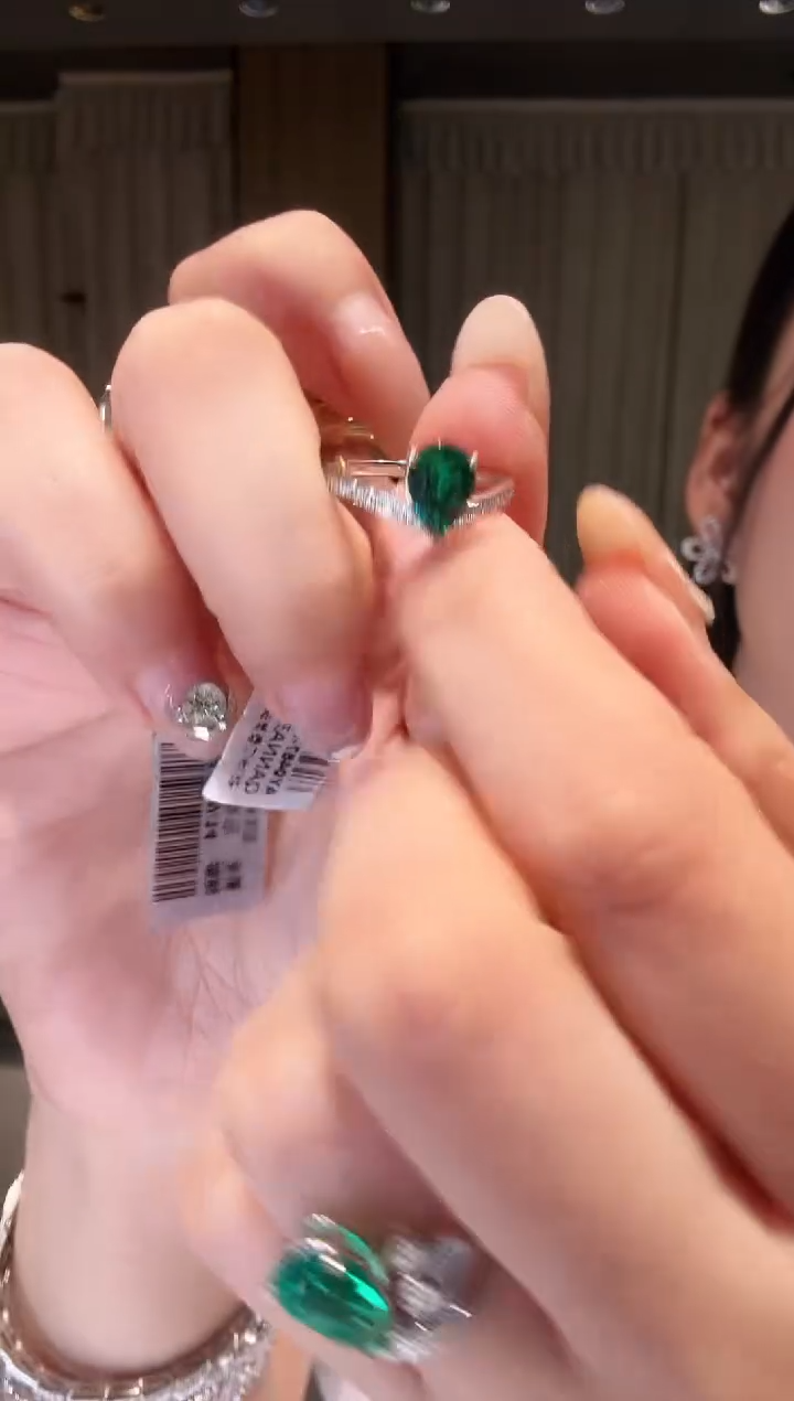 铂Pt950镶嵌戒指钻石AY0467-PT-