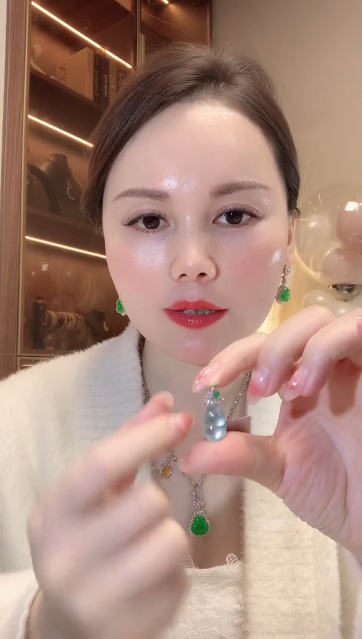 【闪购商品】翡翠吊坠(不含链)18K金镶嵌D48