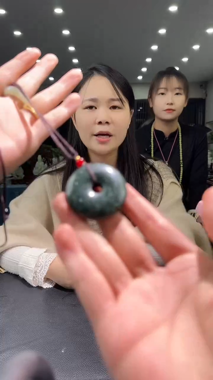 未镶嵌蛇纹石玉颈饰工厂清货不退不换微包容多样性拍一发一