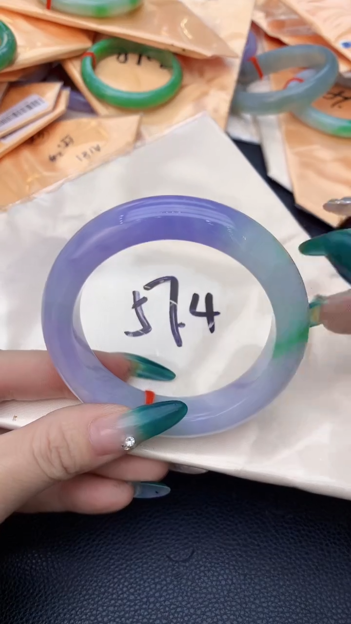 【闪购商品】翡翠手镯未镶嵌0212891201