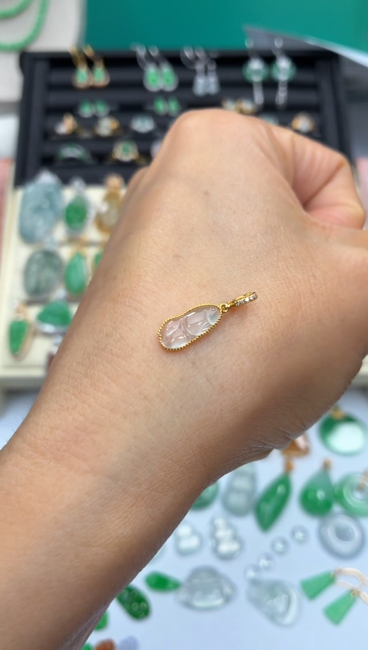 颈饰18K金镶嵌翡翠天然翡翠A货