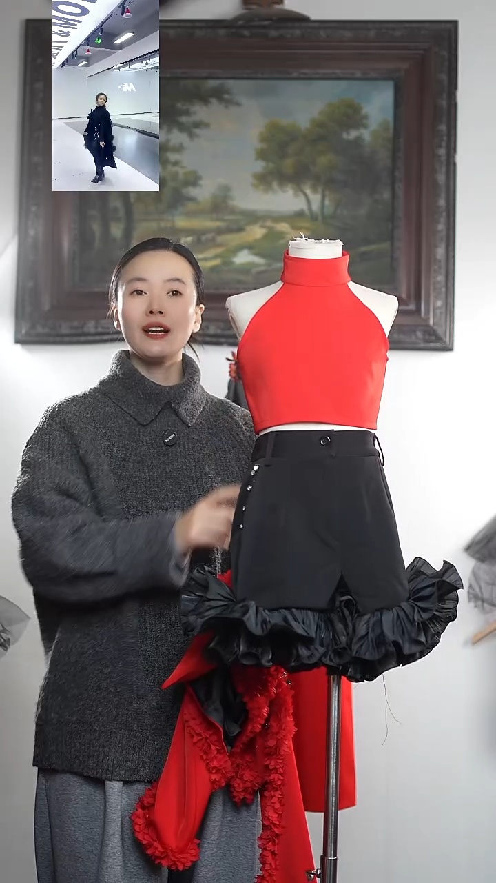 C****米120码挂脖艺桐轩儿童潮服