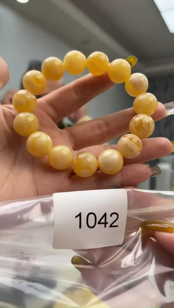 【闪购商品】琥珀裸石未镶嵌1042多样性发其中一件