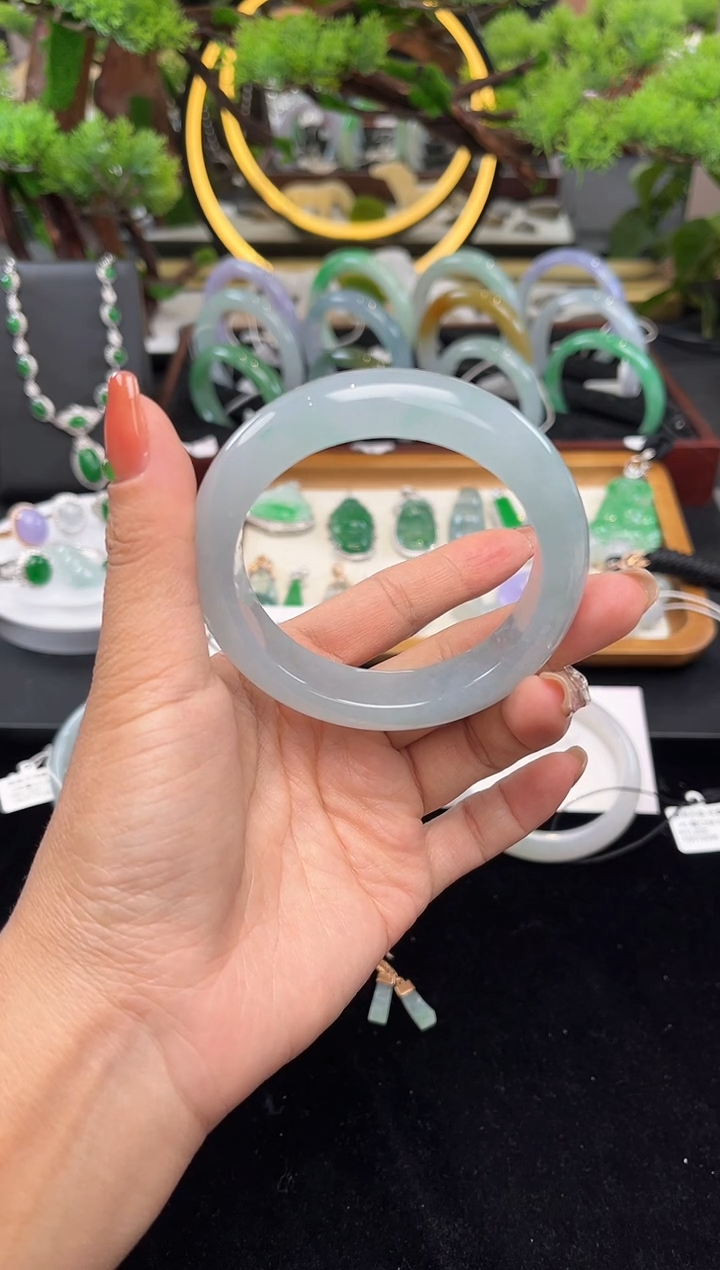 未镶嵌手镯翡翠手镯