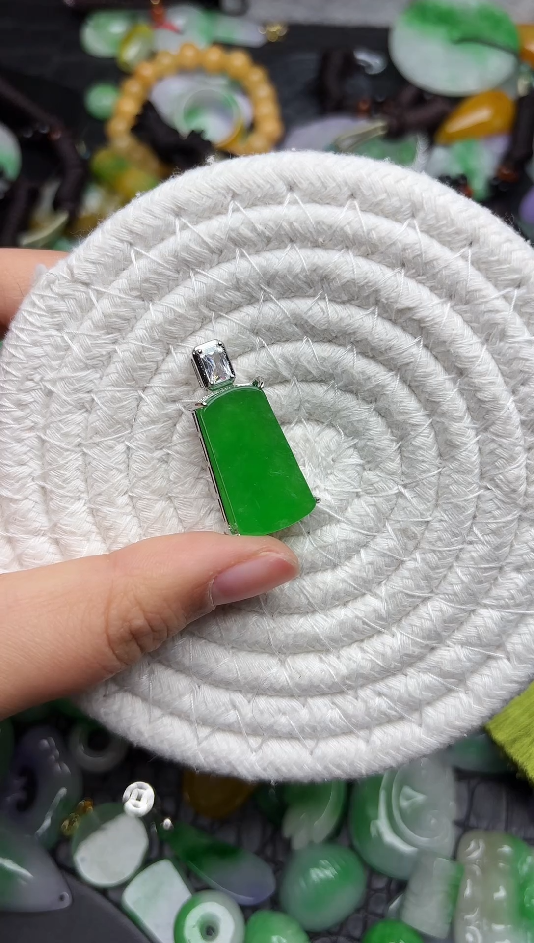 颈饰未镶嵌翡翠缅甸翡翠吊坠
