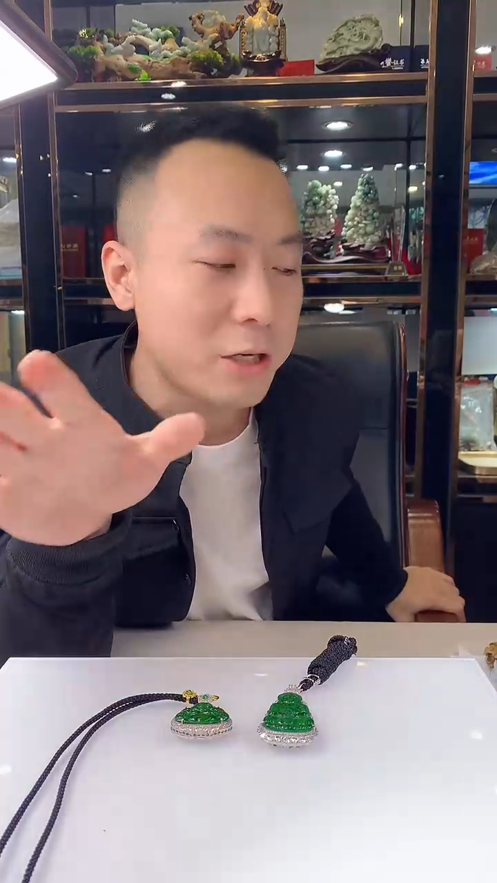 【闪购商品】定制翡翠未镶嵌1090xx-毛货挂件