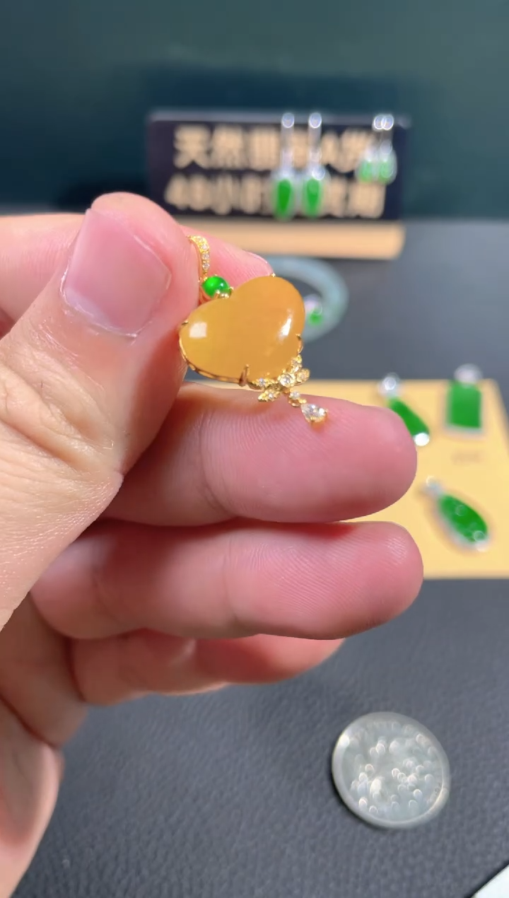 【闪购商品】翡翠颈饰18K金镶嵌翡翠