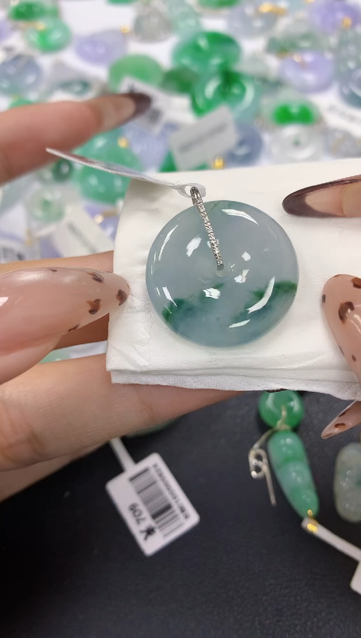 颈饰18K金镶嵌翡翠a货假一赔三支持复检百元上9元证书费自理