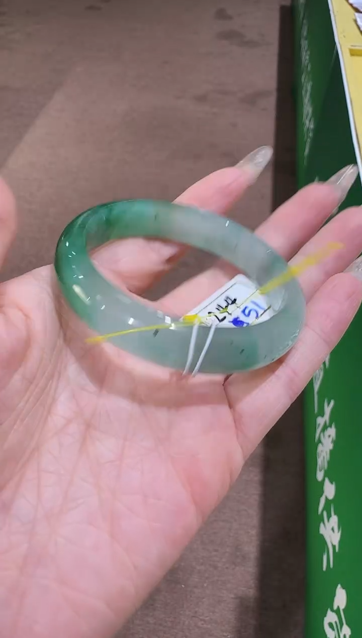 【闪购商品】石英质玉手镯未镶嵌244