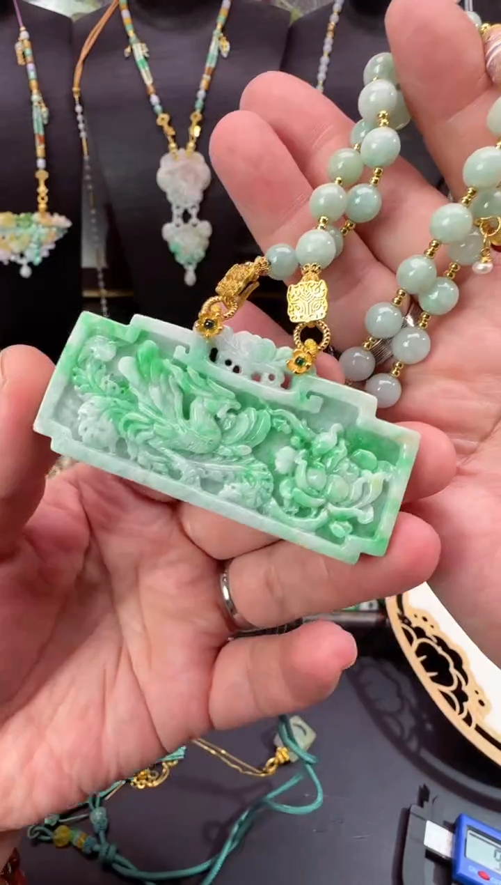 【闪购商品】翡翠颈饰未镶嵌牌子