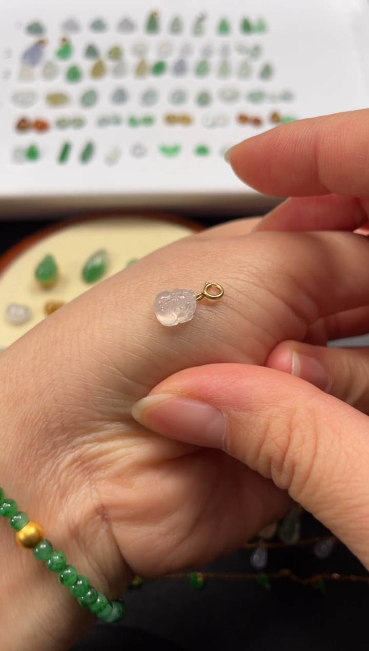 吊坠(不含链)18K金镶嵌翡翠一个JK165