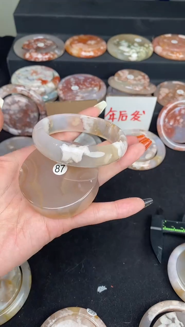 【闪购商品】石英质玉手镯（圆镯）未镶嵌57