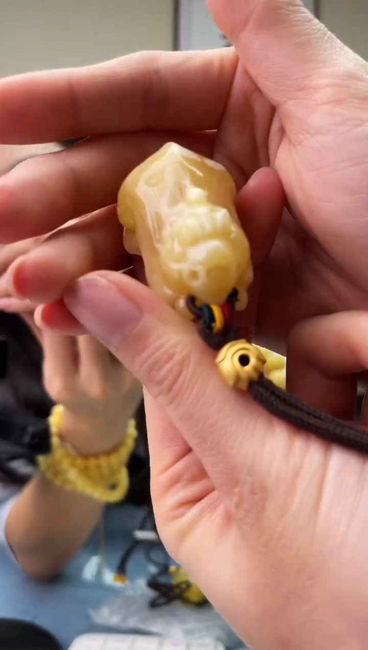 琥珀未镶嵌珠宝奇石T0假一罚十，多样性发一件